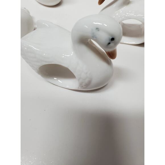 Vintage Goose or Duck Ceramic NAPKIN RINGS Set of 4 White Farm Country - Picture 7 of 9